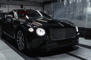 Lees meer over het artikel Waarom een Bentley kiezen: De perfecte mix van luxe en prestaties